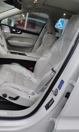 Volvo XC 60 cena 246600 przebieg: 74656, rok produkcji 2021 z Puck małe 781